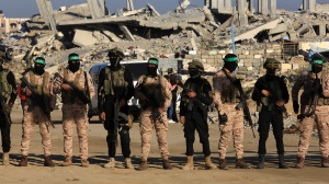 Gaza, riconsegnate le salme degli ostaggi israeliani. Hamas: è colpa di Netanyahu