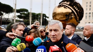 Gioia bipartisan alla liberazione di Alberto Trentini e Mario Burlò. La telefonata di Mattarella, felicità dopo la sofferenza