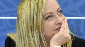 Giorgia Meloni giovedì sarà a Parigi per la riunione dei Volenterosi, la Cina valuta di unirsi a una eventuale forza di pace per l'Ucraina