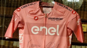 Giro d'Italia, presentata la nuova maglia rosa. E RTL 102.5 sarà partner entertainment della corsa 