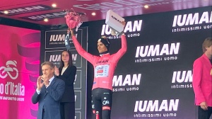 Giro d’Italia, a Nova Gorica vince Asgreen, gruppo falcidiato da una caduta