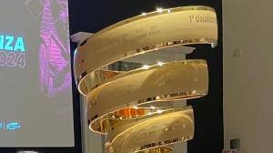 Giro d’Italia: il trofeo tra cielo e terra