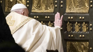Giubileo 2025: papa Francesco ha aperto la seconda porta Santa nel carcere di Rebibbia