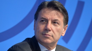 Giuseppe Conte a RTL 102.5: " Il massimo che può ottenere l'Italia è il bacio in fronte da Biden, noi diremo sempre di no alle armi Kiev"