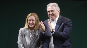 Governo, Meloni all’assemblea nazionale della Cisl elogia il leader Sbarra mentre attacca Cgil e Uil