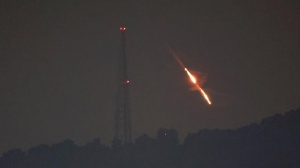 Il conflitto in Iran si allarga. Droni sui paesi del Golfo e sulle basi britanniche a Cipro. Hezbollah si schiera con Teheran