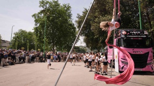 Il Giro d'Italia a Caivano, iniziativa sociale nel giorno di riposo