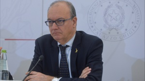Il ministro Valditara dopo il caso Pioltello: scuole mai chiuse per feste non riconosciute, provvedimento in arrivo