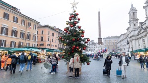 Il Natale, la corsa finale ai regali con un occhio alle previsioni per scoprire che tempo farà 
