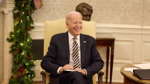Il presidente Usa Joe Biden assegna le “Medal of Freedom”, tra messaggi di sostegno e politici