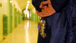 In Francia è rivolta dei narcotrafficanti contro le nuove misure del ministero degli interni, nelle carceri azioni coordinate