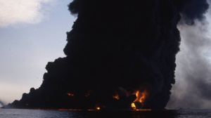 Incidente nel Mare del Nord, si scontrano una petroliera americana e una nave cargo portoghese, fiamme a bordo, almeno 32 feriti