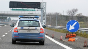 Incidente sull’A1: scontro tra bus con scolaresca e un camion