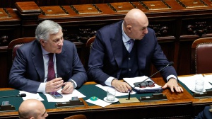 Iran, Crosetto e Tajani in Parlamento. Il ministro della Difesa: “L’attacco Usa fuori dal diritto internazionale”