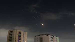 Iran, se Israele attacca pronta un'arma mai usata prima. Dalla comunità internazionale appello alla de-escalation