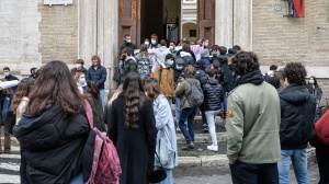La lista delle ragazze trofeo, 6 in condotta a studenti. E sospensione simbolica, attivata formazione con Telefono Rosa