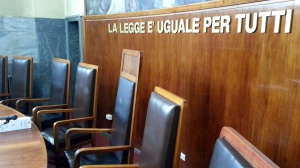 La sentenza stabilì che il docente 'Toccò ma senza pressione', i pm di Catania contro l'assoluzione del prof accusato di abusi