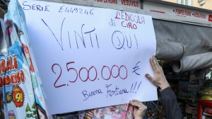 Lotteria Italia, boom di biglietti, aumento del 10%. Oggi l'estrazione: il 1° premio 5 milioni di euro