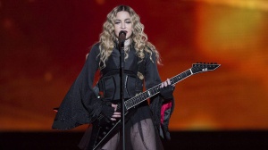 Madonna nel cast della seconda stagione di "The Studio". Riprese in corso a Venezia anche con il direttore della Mostra Alberto Barbera 