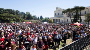 Manifestazione per il 25 Aprile a Roma, feriti con una pistola ad aria marito e moglie 
