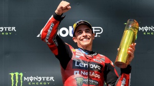 Marc Marquez domina a Brno e torna in corsa Mondiale, Bagnaia sul podio