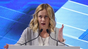 Meloni, a Tokyo conferma l’asse con il Giappone, accoglie le dimissioni di Sgarbi e apre gli agricoltori