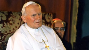 Meloni ricorda Giovanni Paolo II: “Mi ha insegnato la libertà”