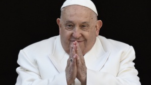 Migliora la salute di papa Francesco, ma ancora non si conosce la data delle dimissioni dal Gemelli