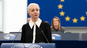 Il discorso di Yulia Navalnaya all'Eurocamera. "Mettiamo da parte le note diplomatiche, Putin è un mafioso"