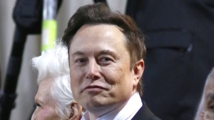 Nuova bomba mediatica di Elon Musk contro la Nato mentre in Ucraina proseguono i raid russi