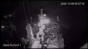 Nuova Flotilla bloccata da Israele a 120 miglia da Gaza. 'Un rapimento' secondo gli attivisti. Blocco navale legale secondo Tel Aviv