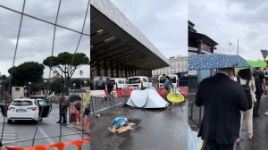 Odissea Taxi a Roma: alla stazione Termini attesa tra le tende e un cantiere. Guarda il nostro Reel su Instagram
