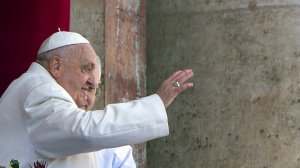 Oggi la messa per il Giubileo delle forze armate. Il Papa interrompe l'Omelia per "difficoltà respiratorie"