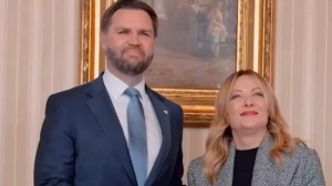 Olimpiadi di Milano - Cortina, il presidente Mattarella inaugura Casa Italia. E Meloni incontra J. D. Vance