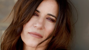 Paola Turci a RTL 102.5: «Nel monologo 'Mi amerò lo stesso' porto la mia storia, è uno spettacolo tragicomico»