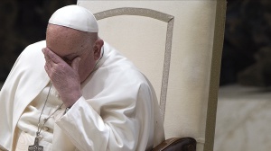 Papa Francesco dal Gemelli ringrazia i fedeli, "sto affrontando un momento di prova"