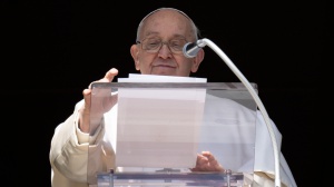 Papa Francesco durante l’Angelus invoca la pace per l’Ucraina