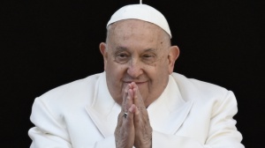 Papa Francesco migliora ancora, i reni non preoccupano. La Tac, normale evoluzione infiammazione polmoni 