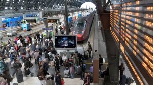 Pasqua 2025: il tempo incerto non ha scoraggiato i vacanzieri di Pasqua e dei prossimi ponti. Strade trafficate e stazioni piene