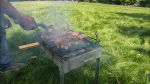 Pasquetta, è il giorno del Barbecue, ecco i consigli dei medici per grigliate senza alcun rischio