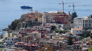Paura a Napoli, scossa di magnitudo 3.9 nell’area flegrea  