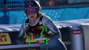 Paura per Sofia Goggia. La caduta in allenamento, si teme la frattura di tibia e perone
