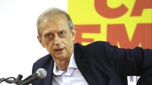 Piero Fassino a RTL 102.5 sulle accuse di furto in aeroporto: “Denunce? per ora non ho ricevuto nulla, spero di chiarire l’equivoco con l’aeroporto”
