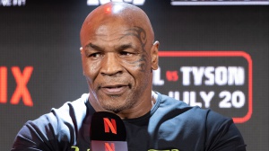 Pugilato, malore in aereo per l'ex campione dei pesi massimi Mike Tyson