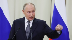 Putin, 'vogliamo chiudere la guerra, non congelarla'. E indica il luogo, la Slovacchia, per tenere i colloqui con Kiev 
