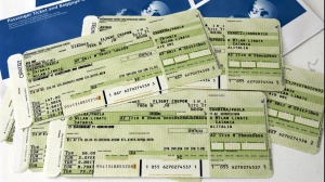 Questa è l’estate dei prezzi pazzi, calano i biglietti aerei, ma è boom per i pacchetti vacanza, per Assoutenti i listini sono in altalena