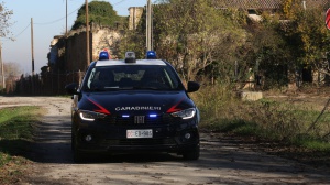 Ritrovati due corpi in un'abitazione a Gualdo Tadino, provincia di Perugia, ipotesi femminicidio-suicidio 