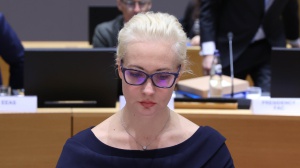 Appello ai russi di Yulia Navalnaya: "Andate alle urne il 17 marzo alle 12, tutti contro Putin", ha esortato