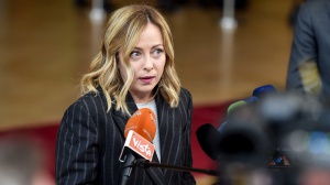Salis, Meloni: “In diversi Stati occidentali sono previste le catene. Ma a Orban ho chiesto rispetto”