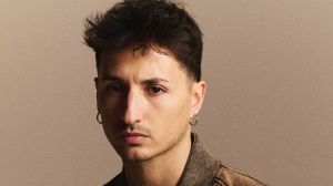 Sanremo 2026, nayt racconta a RTL 102.5 le emozioni prima del debutto al Festival con il brano “Prima che”